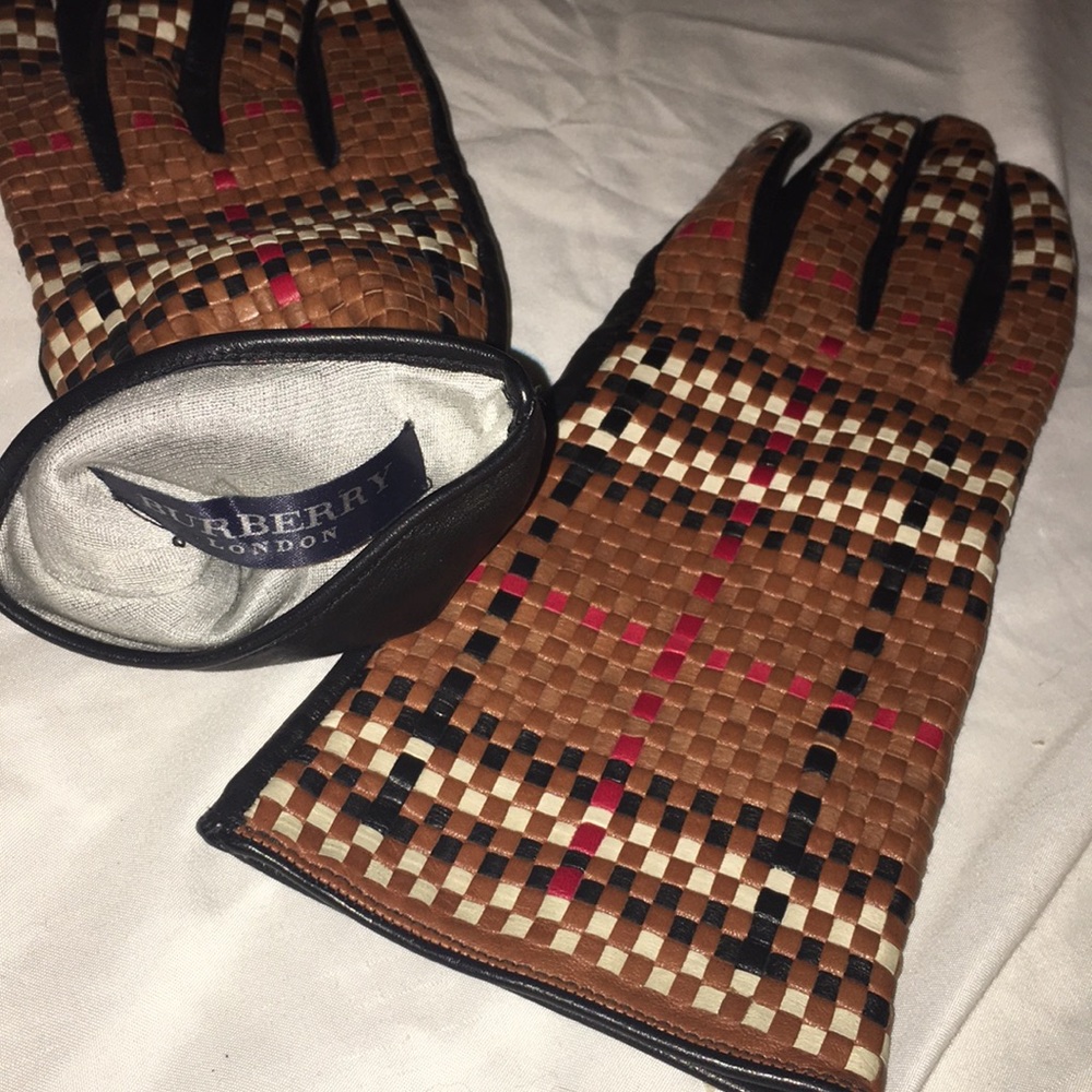 Burberry London Vintage Gloves.  WOW
